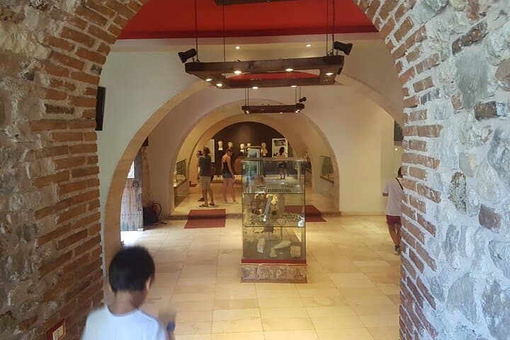 Saranda to Ksamil & Butrint: Lekuresi Castle, Blue Eye Day Tour photo 5