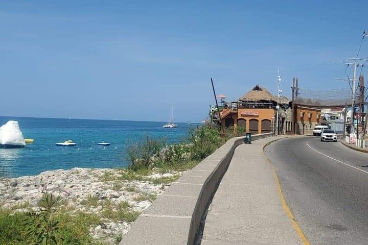 Montego Bay City Day Experience: Explore Sam Sharpe Square, Hip Strip and Rose Hall