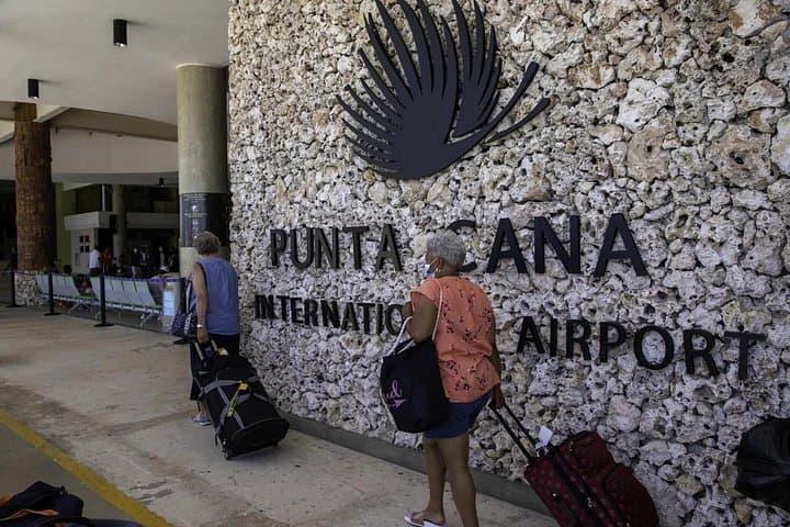 Santo Domingo to Punta Cana Private Transfer — Seamless Coastal Road Journey photo 3