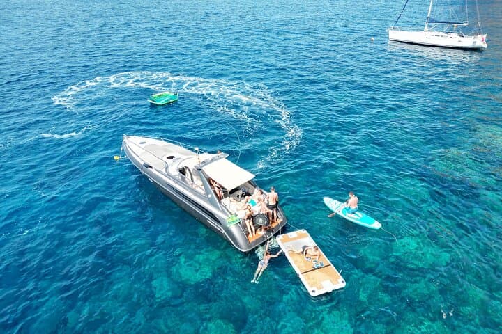 Private Yacht Tour in Gran Canaria — Puerto Rico to Mogán Snorkel & Open Bar photo 3