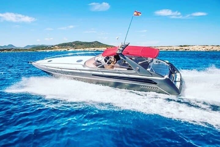 Private Yacht Tour in Gran Canaria — Puerto Rico to Mogán Snorkel & Open Bar photo 2