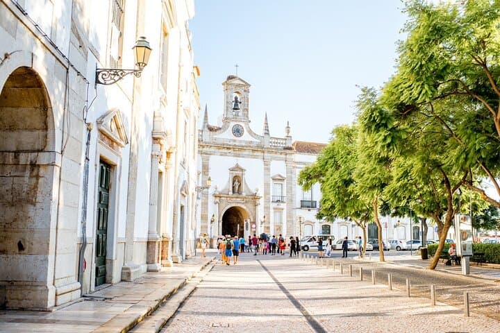 Romantic Faro Whisper of Love: Self-Guided Exploration Game & Walking Tour photo 1