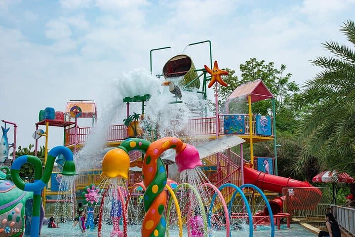 Dream World Bangkok: Full-Day Theme Park Ticket with Private Transfer photo 2