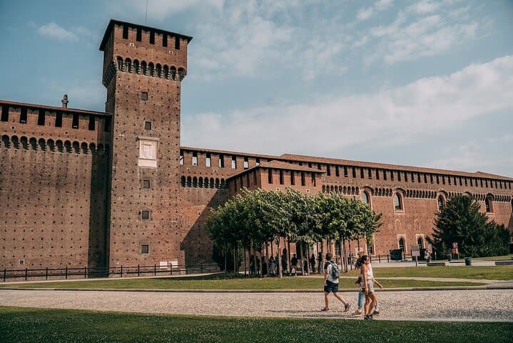 Milan Highlights Semi-Private Walking Tour — Duomo, Sforza & Galleria photo 3