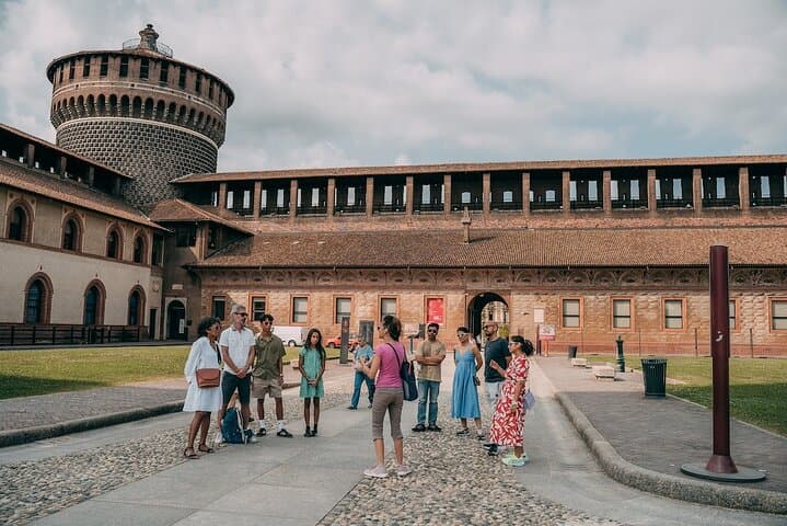 Milan Highlights Semi-Private Walking Tour — Duomo, Sforza & Galleria photo 4