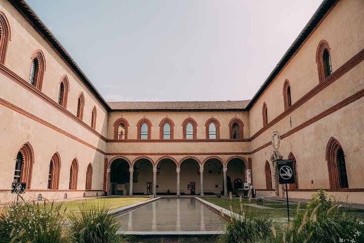 Milan Highlights Semi-Private Walking Tour — Duomo, Sforza & Galleria photo 5