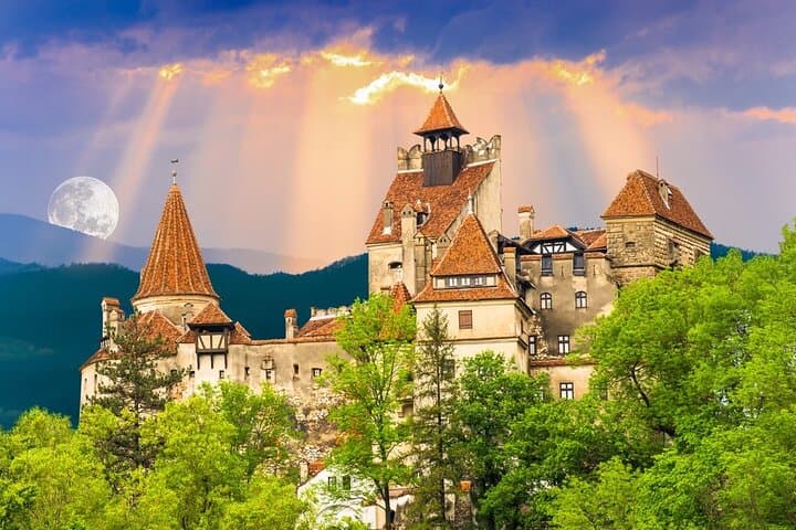 Dracula’s Castle Day Trip from Bucharest to Bran and Brașov photo 2