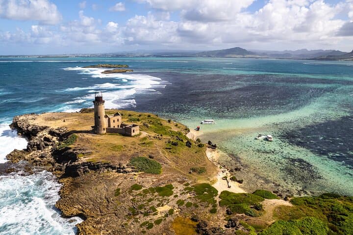 Private Océane Speedboat to Ile aux Cerfs — 5-Island Day Trip from Trou d'Eau Douce photo 6
