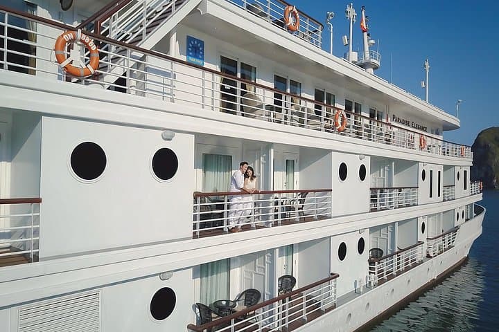 Halong Bay 3-Day Luxury Cruise: Sung Sot, Titop & Cua Van Highlights photo 2