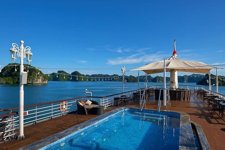 Halong Bay 3-Day Luxury Cruise: Sung Sot, Titop & Cua Van Highlights photo 3