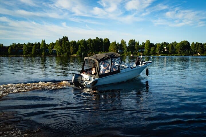 Midnight Sun Fishing & Sightseeing Boat Tour in Rovaniemi — Arctic River Adventure photo 2