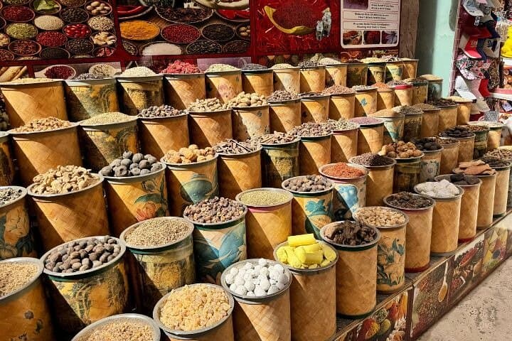 Old Dubai Markets & Al Fahidi Cultural Walking Tour — Creek, Souks & Street Food photo 5