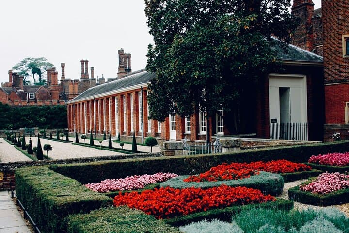 Hampton Court Palace Day Trip from London — Maze, Gardens & Haunted Gallery