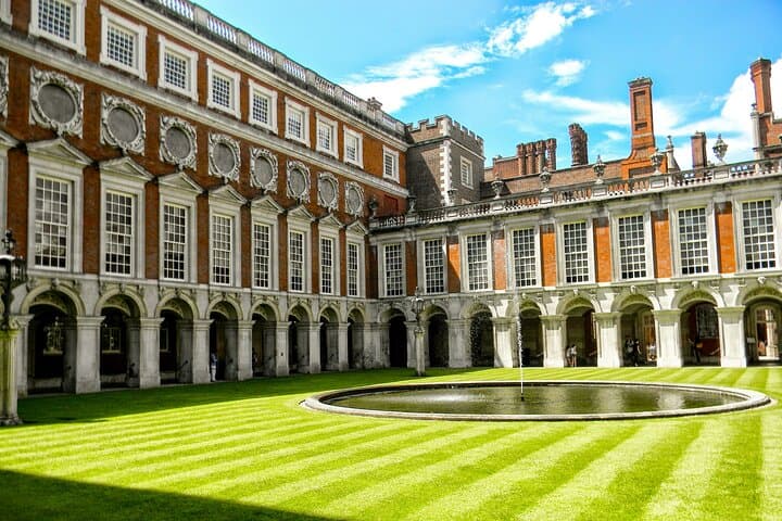 Hampton Court Palace Day Trip from London — Maze, Gardens & Haunted Gallery photo 2