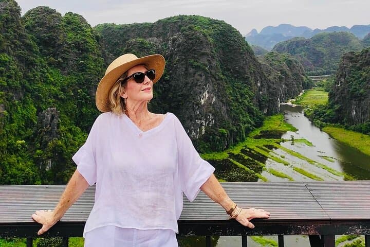 2-Day Private Ninh Binh Tour: Tam Coc Sampan, Mua Cave Viewpoint & Hoa Lu History photo 2