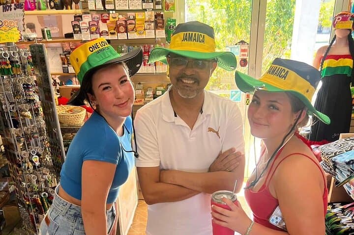 Montego Bay to Martha Brae: Private Transfer, Shopping & Bamboo Rafting Experience photo 4