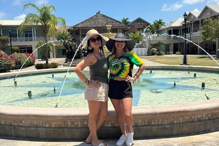 Montego Bay to Martha Brae: Private Transfer, Shopping & Bamboo Rafting Experience photo 5