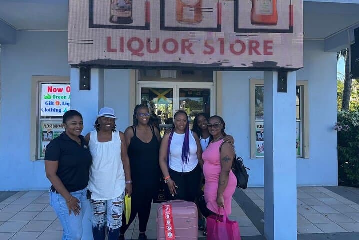 Montego Bay to Martha Brae: Private Transfer, Shopping & Bamboo Rafting Experience photo 6
