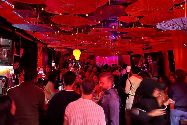 NYC Nightlife Crawl: Pub Crawl with Rooftop Club & VIP Entry photo 4