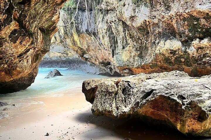 Uluwatu Sunset Tour & Jimbaran Seafood Dinner — Private Evening Experience photo 4