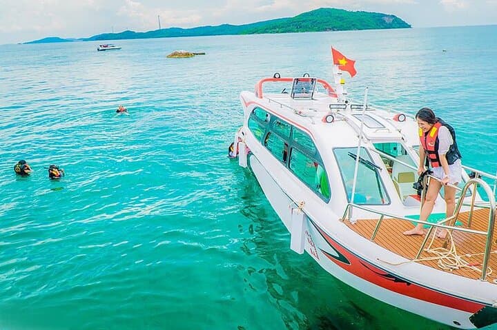 Phu Quoc Four-Island Canoe Expedition and Hon Thom Cable Car — Full-Day Snorkel Adventure photo 5