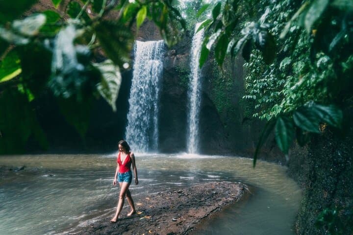 Ubud All-Inclusive Private Day Tour: Tegalalang Rice Terraces, Tirta Empul & Waterfalls photo 2