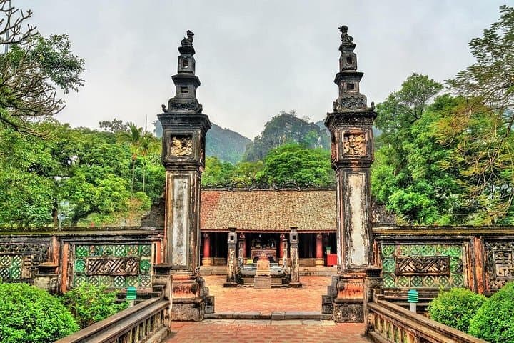 Full-Day Ninh Binh Heritage Tour: Tam Coc Boat, Hoa Lu & Mua Cave from Hanoi photo 3