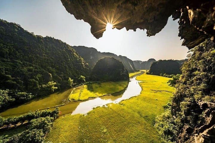 Full-Day Ninh Binh: Tam Coc or Trang An Boat Tour, Bai Dinh & Mua Cave photo 1
