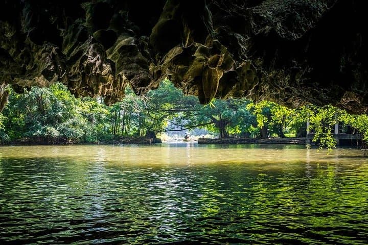 Full-Day Ninh Binh: Tam Coc or Trang An Boat Tour, Bai Dinh & Mua Cave photo 2