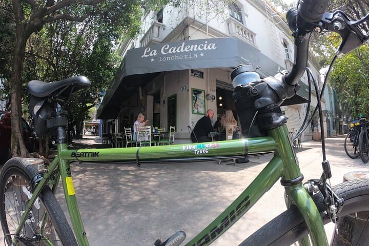 Guided Bike Tour Through La Roma and La Condesa — Mexico City Cycling Experience photo 5