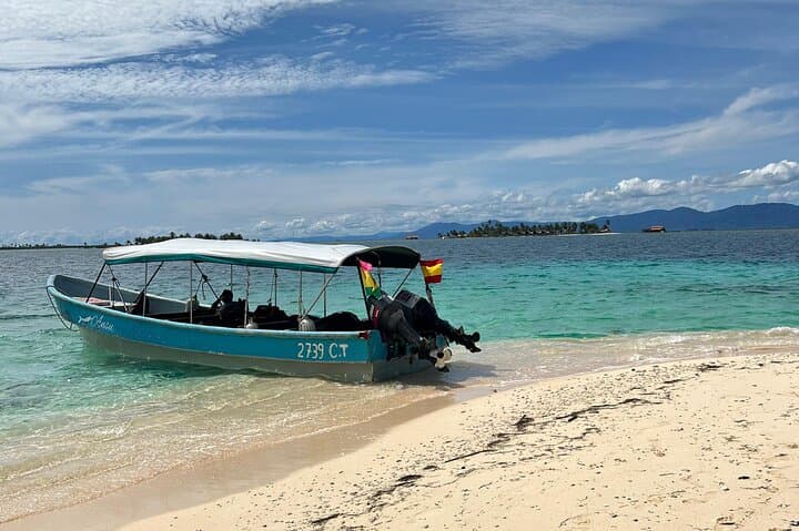 San Blas Private Day Trip — Gunas Culture, Caribbean Beaches & Lunch photo 3