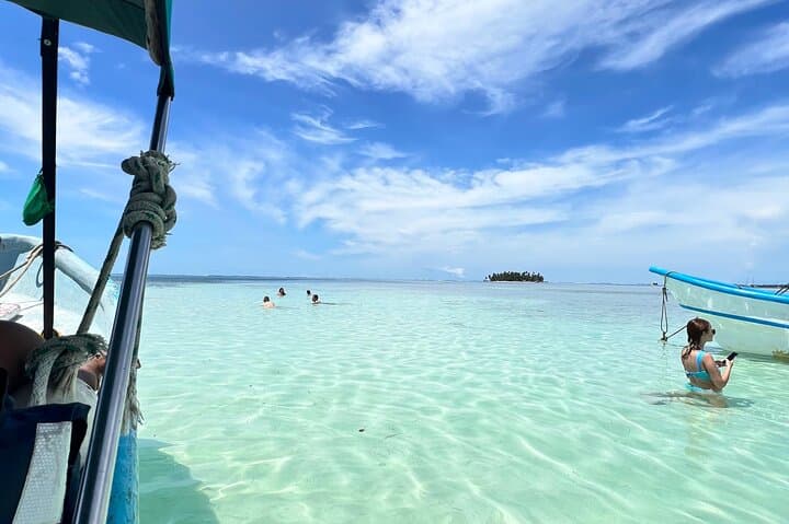 San Blas Private Day Trip — Gunas Culture, Caribbean Beaches & Lunch photo 4