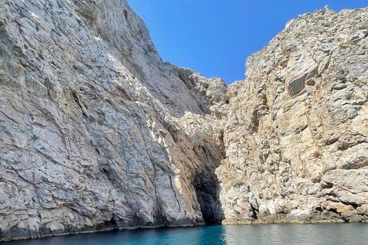 Private Caldera Cruise Aboard a Luxury Motor Yacht in Santorini photo 3