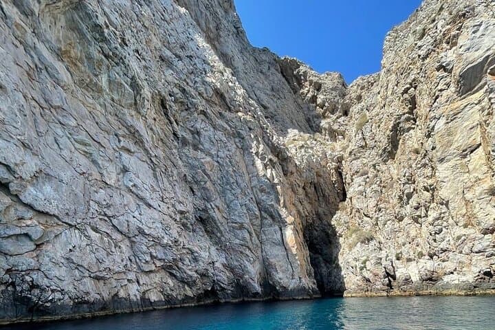 Private Caldera Cruise Aboard a Luxury Motor Yacht in Santorini photo 6