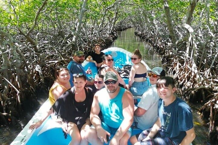Roatán Mangrove Tunnel ATV Adventure with Community Visit, Lunch & Beach photo 3