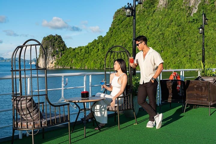 Luxury Day Cruise from Hanoi to Ha Long Bay: Kayaking, Sung Sot Cave & Jacuzzi photo 1