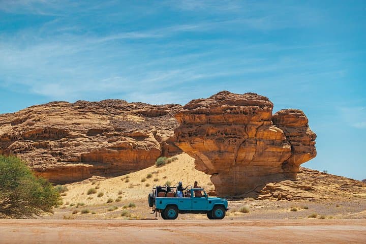 Vintage Land Rover Tour of Hegra: Explore AlUla's Nabataean Tombs photo 1
