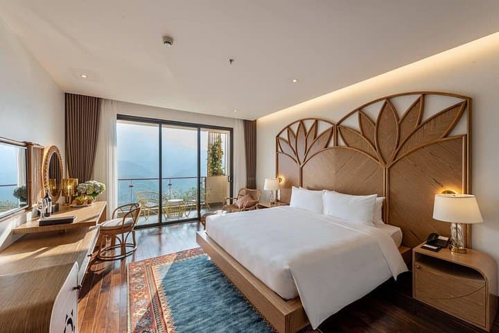 Luxury 3-Day Sapa Trek & Fansipan Peak from Hanoi — Dcar Limousine Experience photo 4