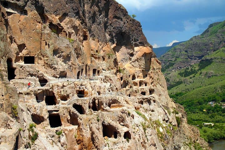 Day Tour to Vardzia, Rabati & Borjomi: Caves, Castles and Mineral Springs photo 4