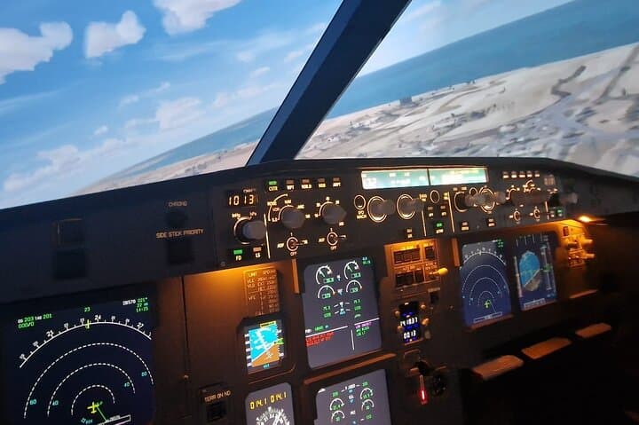 Pilot for a Day: Flight Simulator Experience in Seville photo 3
