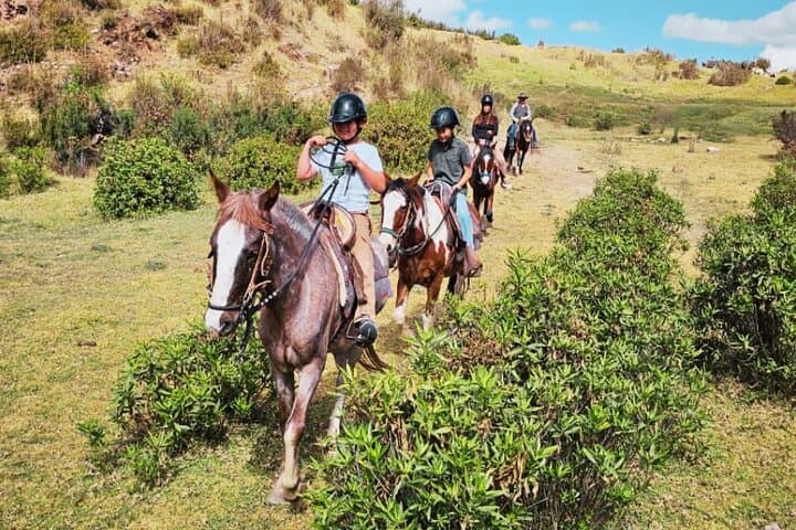 Horseback Riding Around Sacsayhuaman: 4-Hour Ranch Ride from Cusco