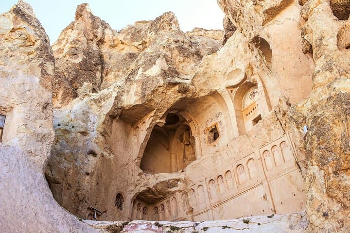 2-Day Cappadocia Cave Hotel Escape: Red & Blue Tours with Airport Transfers