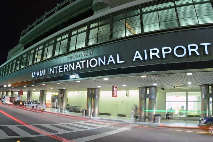 Miami Private Lux SUV Transfer: Airport to Hotel or Port in Comfort photo 4