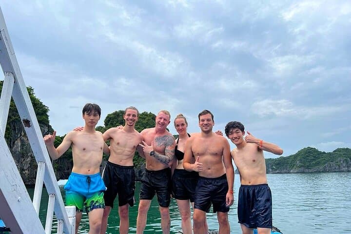 Lan Ha Bay Sunset Kayak & Jacuzzi Cruise — Cat Ba Water Adventure photo 4