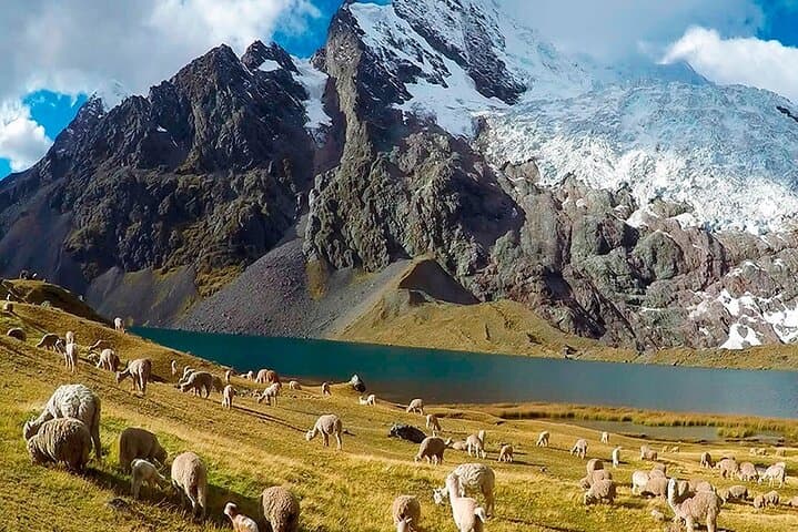 Full-Day Ausangate 7 Lagoons Hike from Cusco — Lakes, Hot Springs & Andean Culture photo 3
