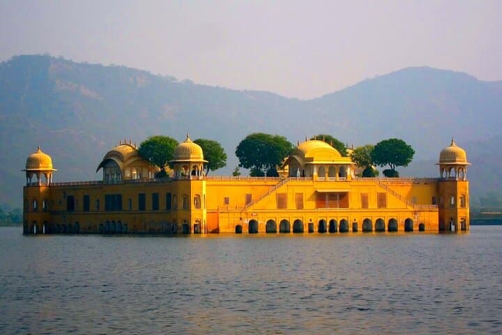 Full-Day Jaipur City Highlights Tour with Guide and Lunch Buffet