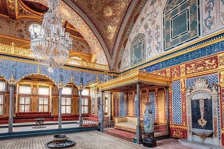 Walk Sultanahmet: Private Old City Tour of Hagia Sophia, Topkapi & Grand Bazaar photo 2