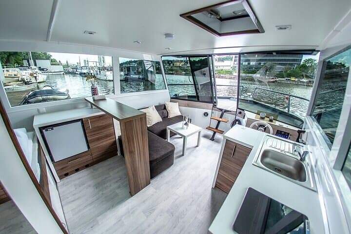 Prague Private Two-Boat Vltava Cruise with Unlimited Beer or Prosecco photo 6