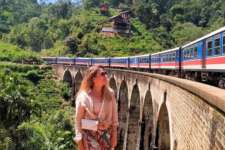 Ella Day Tour from Hikkaduwa: Scenic Train, Nine Arch Bridge & Little Adam's Peak