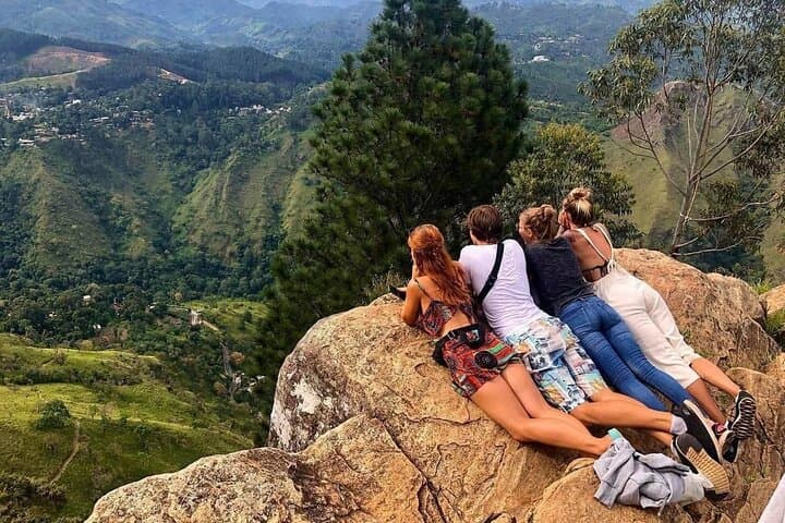 Ella Day Tour from Hikkaduwa: Scenic Train, Nine Arch Bridge & Little Adam's Peak photo 2